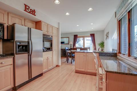 351 Ambleside Rd, Des Plaines, IL 60016 photo 12