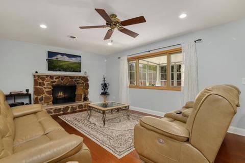 897 Rose Ln, Wheeling, IL 60090 photo 10