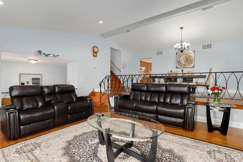 897 Rose Ln, Wheeling, IL 60090 photo 3