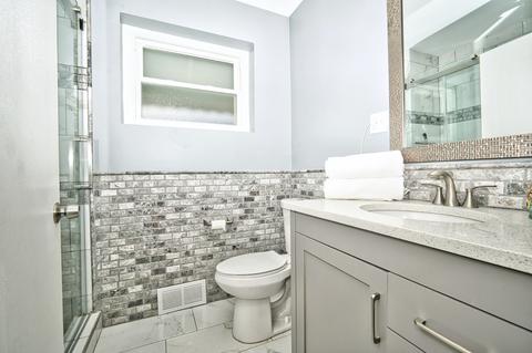 4311 W Devon Ave, Chicago, IL 60646 photo 15