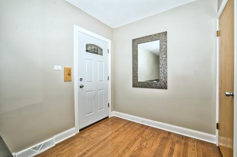 4311 W Devon Ave, Chicago, IL 60646 photo 5