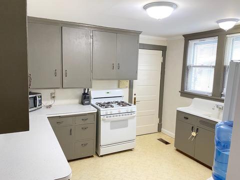 160 Lovell St, Elgin, IL 60120 photo 9