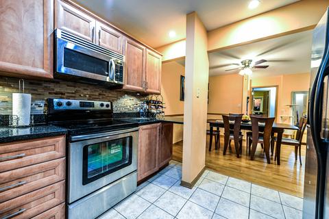 5400 Astor Ln #111, Rolling Meadows, IL 60008 photo 6