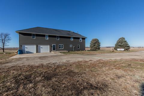 9098 2425 North Ave, Walnut, IL 61376 photo 3