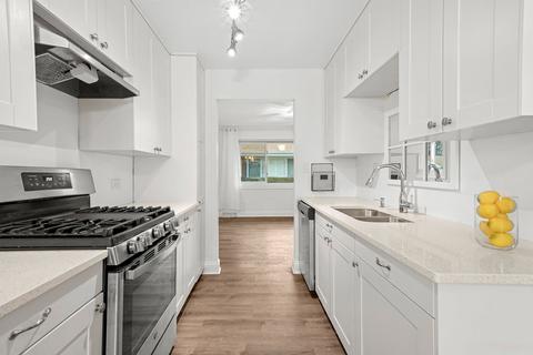 805 Valley Stream Dr #3D, Wheeling, IL 60090 photo 6