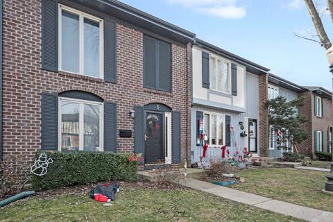 5 Kensington Loop, Elgin, IL 60123 photo 1