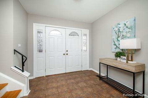 1335 Rosedale Ln, Hoffman Estates, IL 60169 photo 2