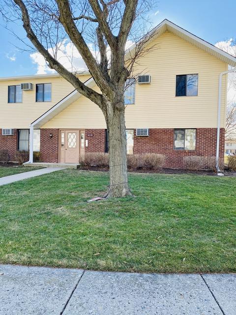 415 Echo Ln #2, Aurora, IL 60504 photo 1