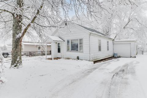 112 N Price St, Downs, IL 61736 photo 2