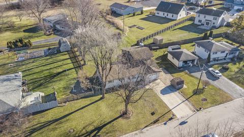 6880 Cambridge Dr, Morris, IL 60450 photo 4