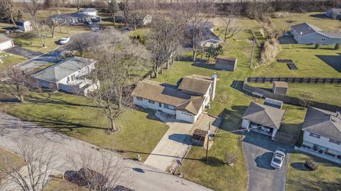 6880 Cambridge Dr, Morris, IL 60450 photo 2