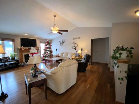 563 Applemint Ln, Roscoe, IL 61073 photo 10