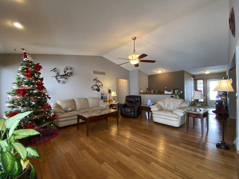 563 Applemint Ln, Roscoe, IL 61073 photo 3