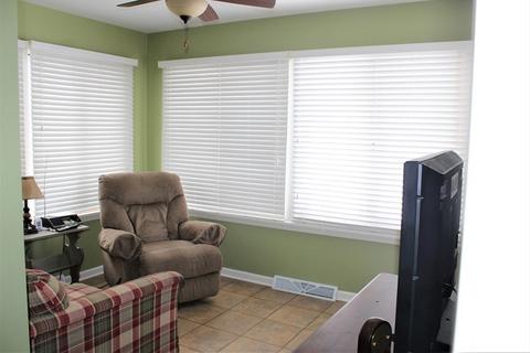 307 N Grape St, Morrison, IL 61270 photo 5