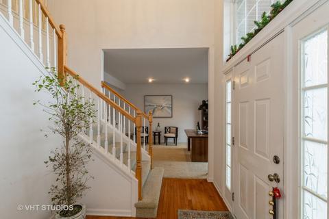 4560 Whitehall Ln, Algonquin, IL 60102 photo 3