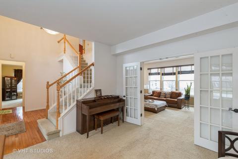 4560 Whitehall Ln, Algonquin, IL 60102 photo 5