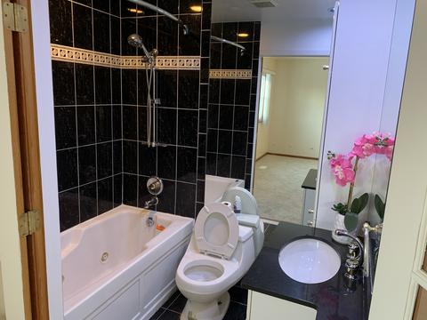 382 Rand Rd, Des Plaines, IL 60016 photo 14