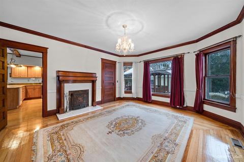 320 E 10th St, Lockport, IL 60441 photo 9
