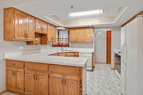 17503 Wentworth Ave, Lansing, IL 60438 photo 2