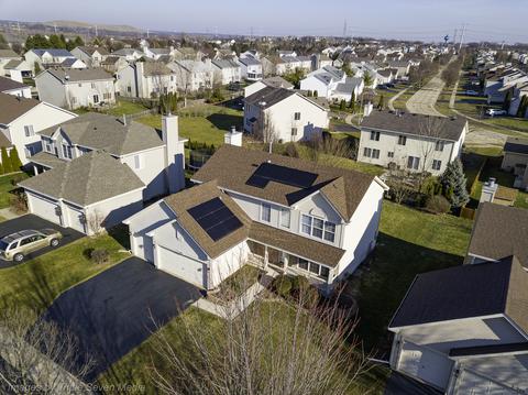 244 Berkeley Dr, Bolingbrook, IL 60440 photo 3