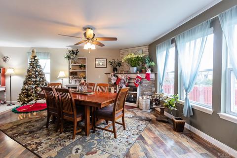 623 Walnut Ave, Maple Park, IL 60151 photo 2