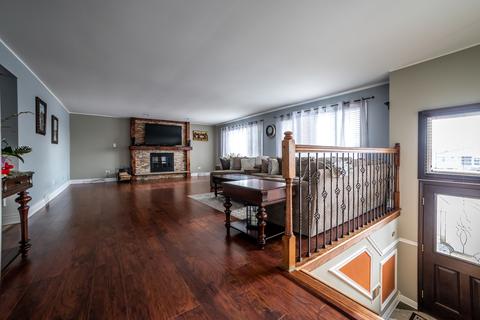 7320 W 83rd St, Bridgeview, IL 60455 photo 3