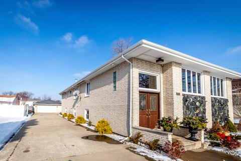 7320 W 83rd St, Bridgeview, IL 60455 photo 2
