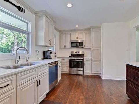 136 Crescent Dr, Glenview, IL 60025 photo 4