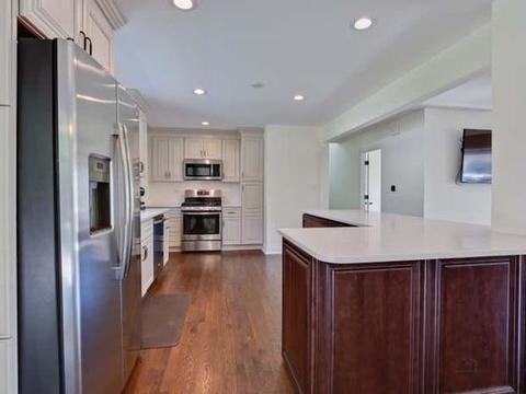 136 Crescent Dr, Glenview, IL 60025 photo 5