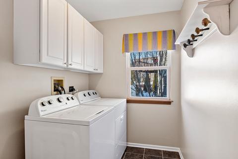 1124 Stonebridge Ct, Elgin, IL 60120 photo 11