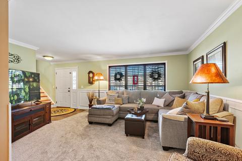1124 Stonebridge Ct, Elgin, IL 60120 photo 4