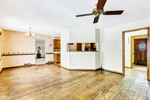 2320 Aloha Dr, Mchenry, IL 60050 photo 6
