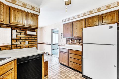 2320 Aloha Dr, Mchenry, IL 60050 photo 5