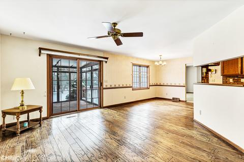 2320 Aloha Dr, Mchenry, IL 60050 photo 8