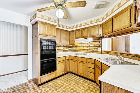 2320 Aloha Dr, Mchenry, IL 60050 photo 4