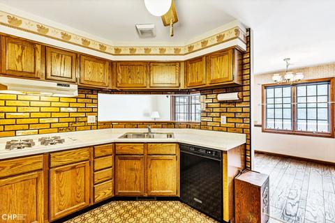 2320 Aloha Dr, Mchenry, IL 60050 photo 3