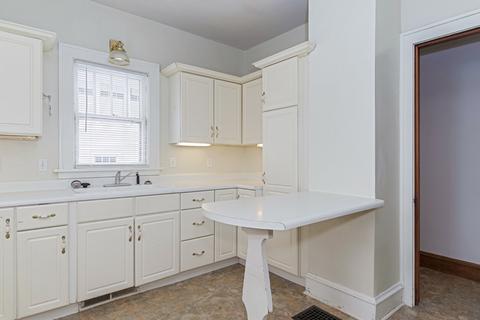 305 Willard Ave, Bloomington, IL 61701 photo 9