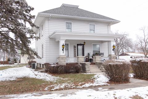 302 W Owsley St, Chenoa, IL 61726 photo 2