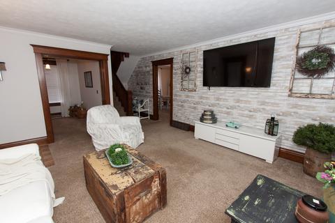 302 W Owsley St, Chenoa, IL 61726 photo 5