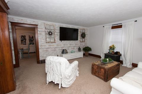302 W Owsley St, Chenoa, IL 61726 photo 3