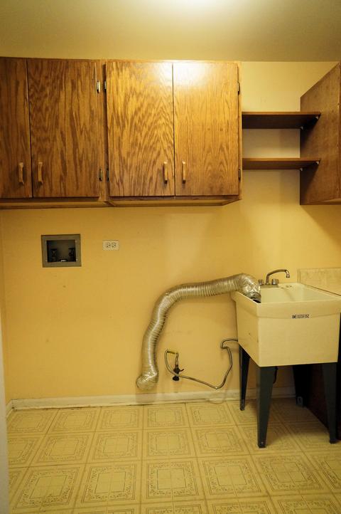 9089 Jacqueline Dr, Des Plaines, IL 60016 photo 17