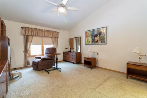 3 Billy Casper Ln, Midlothian, IL 60445 photo 8
