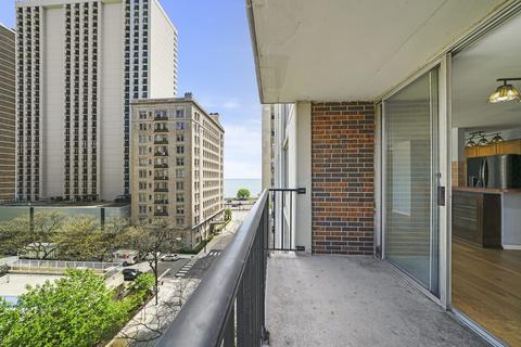 71 E Division St #804, Chicago, IL 60610 photo 6