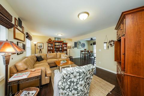 529 Scott St, Algonquin, IL 60102 photo 3
