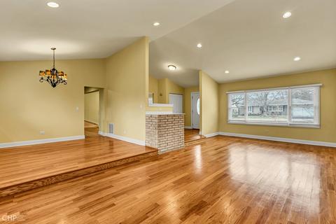 2711 Sequoia Dr, Mchenry, IL 60051 photo 8