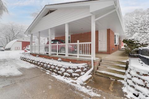 1204 Empire St, Bloomington, IL 61701 photo 3