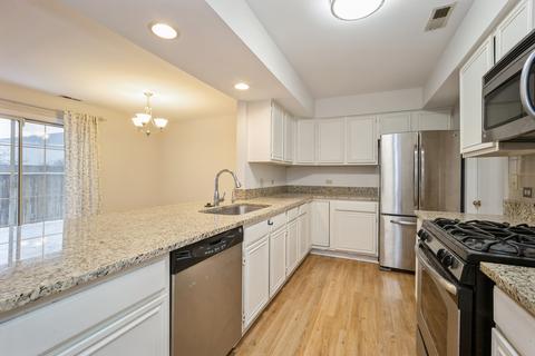 245 12th St #A, Wheeling, IL 60090 photo 2