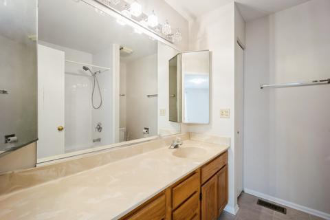 245 12th St #A, Wheeling, IL 60090 photo 9
