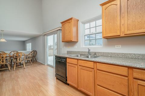 720 Maplewood Dr, Minooka, IL 60447 photo 6