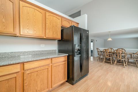 720 Maplewood Dr, Minooka, IL 60447 photo 7